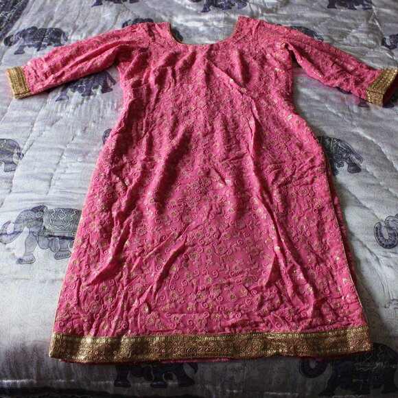 Pink Palazzo - Picture 2 of 4